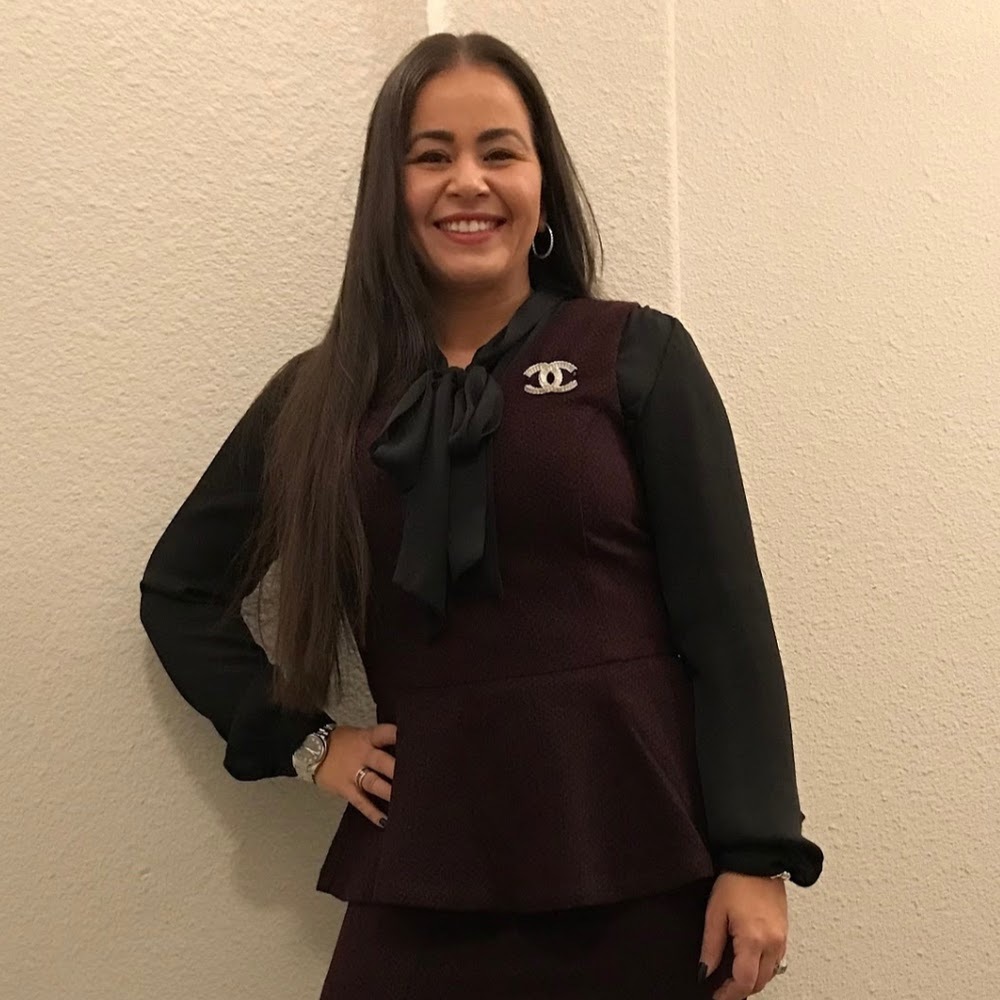 Meet your Posher, Demetra